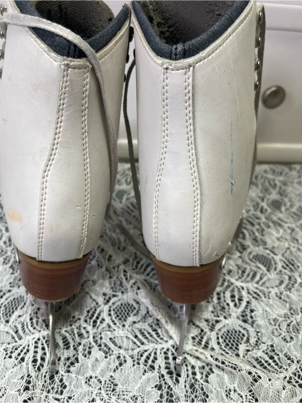 Riedell 223 Stride White Figure Skates Size 4.5 M Wilson Excel Blades US Made